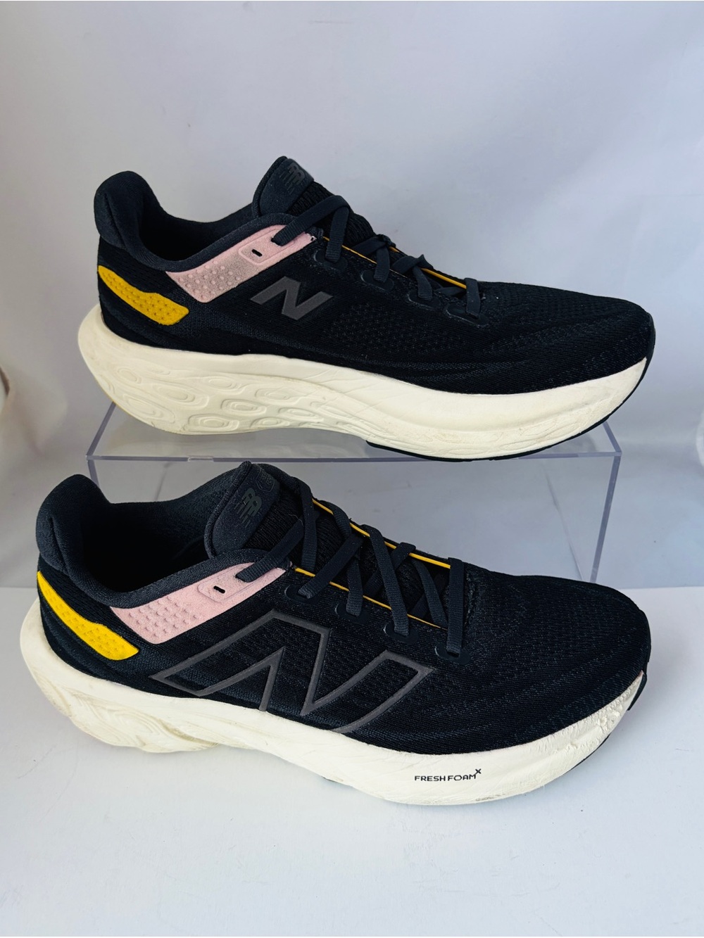 New Balance Women's Fresh Foam X 1080v13 in Black; Size 9.5 B; #W1080H13